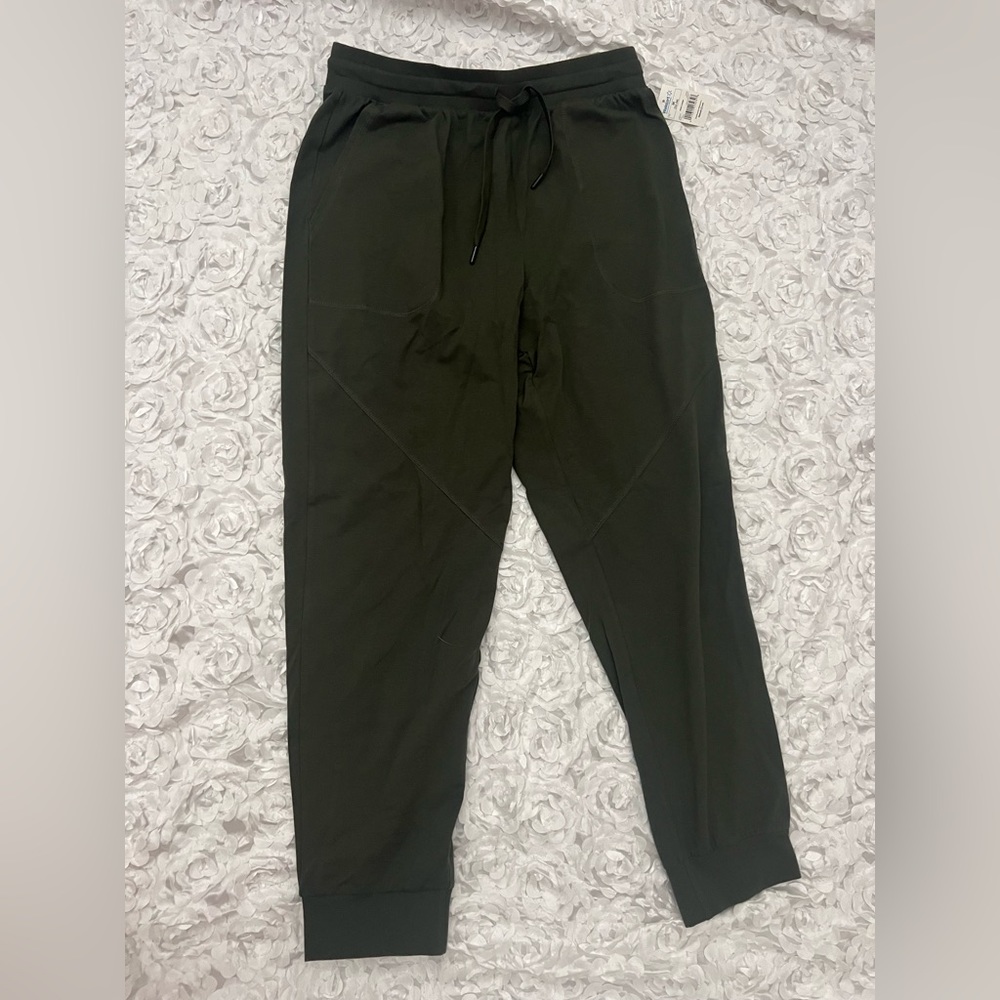 NEW with tags men’s knit olive joggers size M